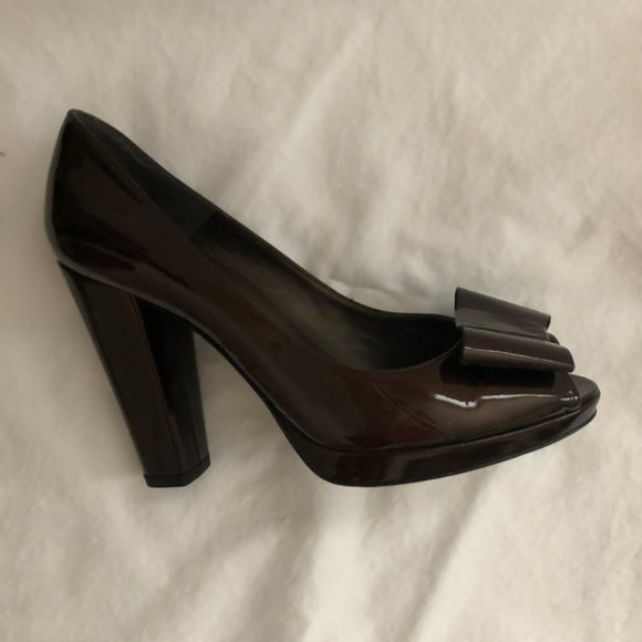 Shoes - Picture 2 of 5